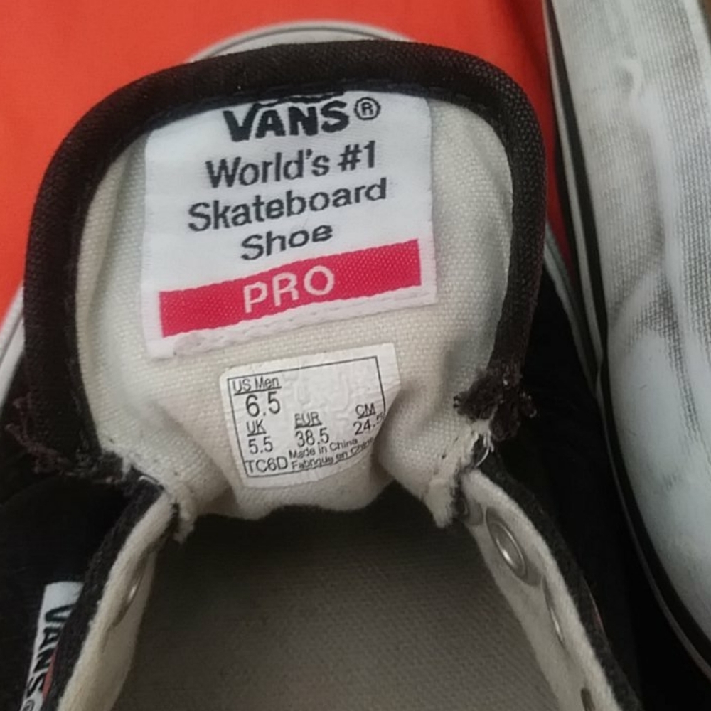 Vans - Picture 7 of 8